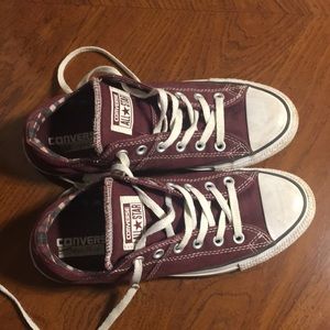 Womens maroon converse sz 9